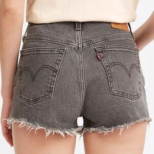 NWT Levi’s 501 Original Fit High Rise Shorts Denim Fryed Logo